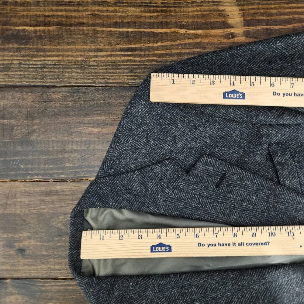Men's Tweed Style Sport Coat Blazer Two Button Gray Herringbone Wool Size 40R